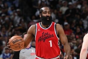 哈登：我不玩2K但很喜欢使命召唤🎮 一玩就8-10个小时