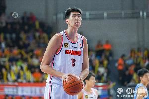 徐昕是广东自行培养球员 因此不像陈国豪杜伯超一样能进匹配流程