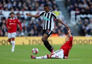 记者：伊萨克未获新合同+给纽卡时间签替代者，怎么就成坏人了