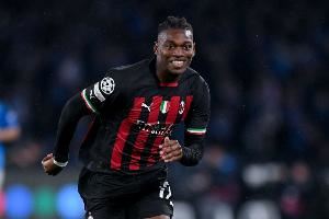 意媒：米兰下周二恢复训练，莱奥康复顺利有望回归