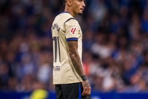 无缘欧冠战巴黎！巴萨官方：拉菲尼亚右大腿肌肉受伤，将缺战3周