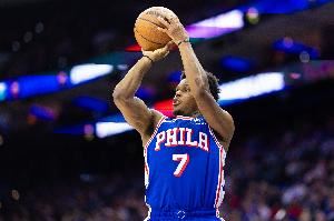 洛瑞：队里年轻人很棒真心热爱篮球 总是想知道如何才能变得更好