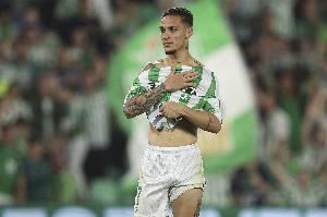 下跌500万欧！德转：安东尼转会费2200万欧，这影响了他的身价