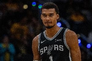 NBA官推列文班季前赛数据：20.4分钟砍17分8.8板4助 命中率66%