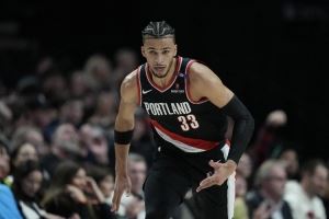 队记：卡马拉逐渐成长为开拓者防守体系的核心 这合同物有所值