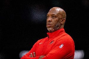 开拓者官方：比卢普斯即日起暂停职务 球队正全力配合调查