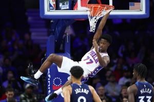 比尔-西蒙斯：埃奇库姆和马克西是76人未来 前者像05年的韦德