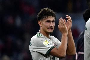 比朔夫：能踢左后卫很开心，这个位置能更多的参与到球队的进攻中