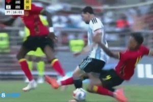 友谊赛这强度?梅西遭安哥拉球员背后剪刀脚,阿尔马达眉骨被打破